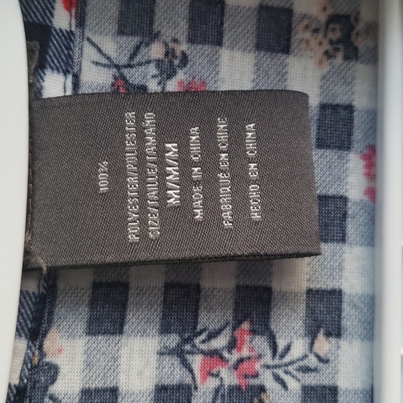 Suzy Shier Longsleeve Button Down Floral  Shirt - Picture 7 of 7